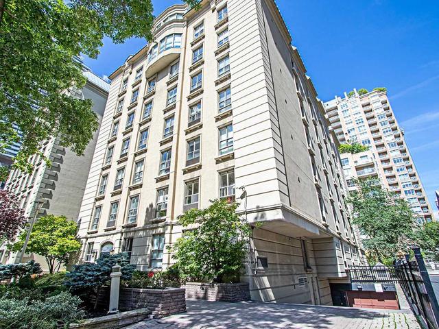 88 Charles St E, Unit 501