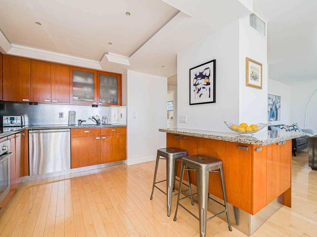 2604 - 50 Lombard St