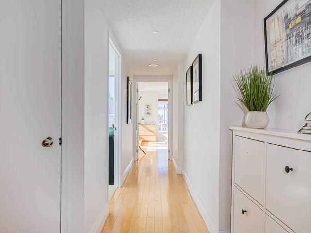 2604 - 50 Lombard St