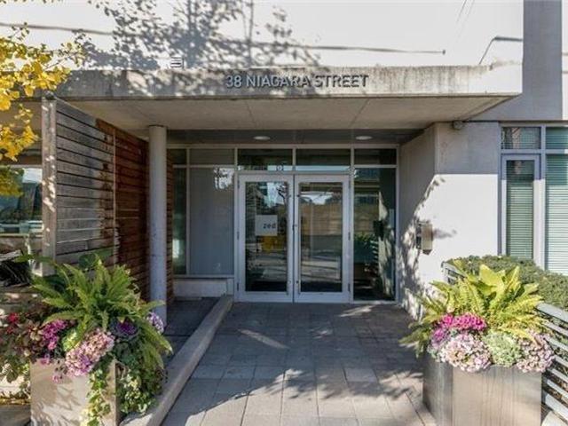 38 Niagara St, Unit 612