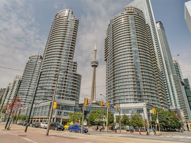 8 York St, Unit 1813