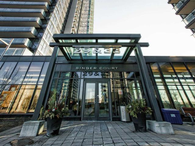 2606 - 33 Singer Crt