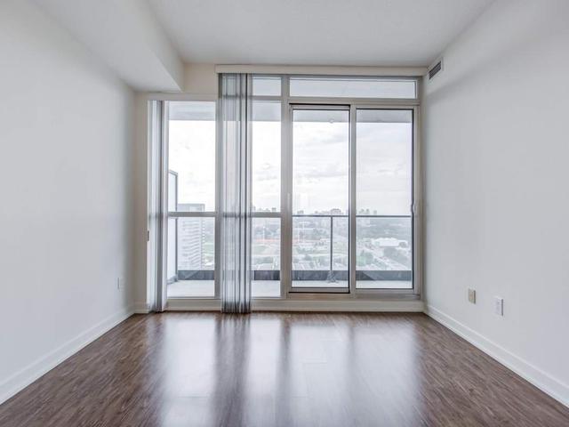 2606 - 33 Singer Crt