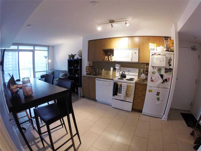 1705 - 15 Fort York Blvd