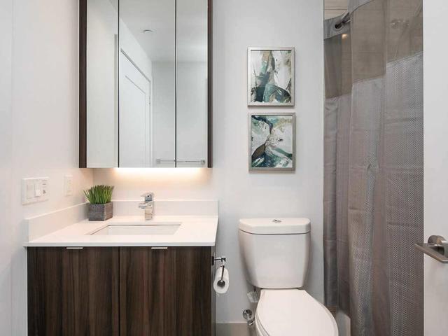 944 - 15 Merchants' Wharf St