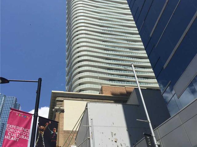 4203 - 197 Yonge St