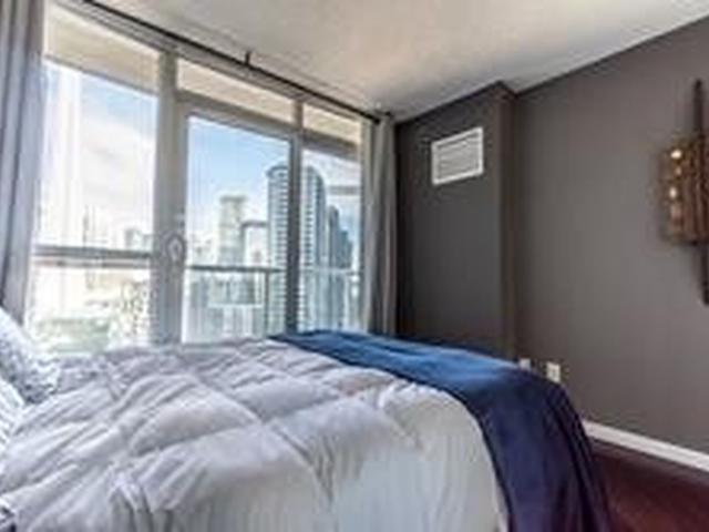 1914 - 208 Queens Quay W