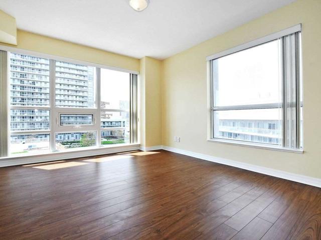 401 - 30 Heronshill Way