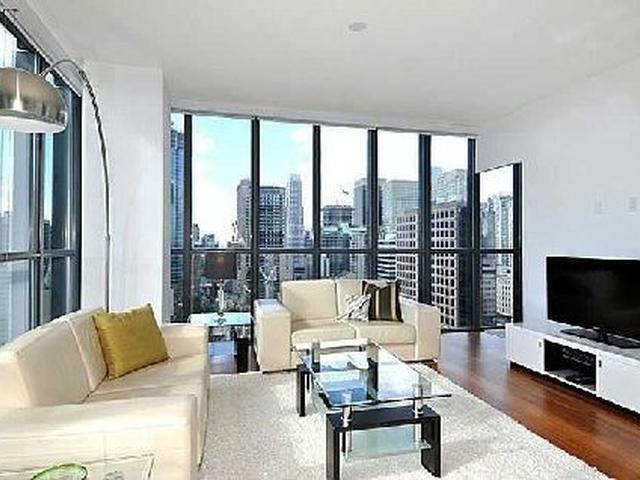 2003 - 110 Charles St E