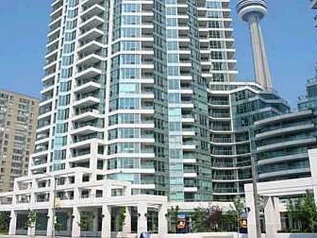 230 Queens Quay W, Unit 1022 photo #1