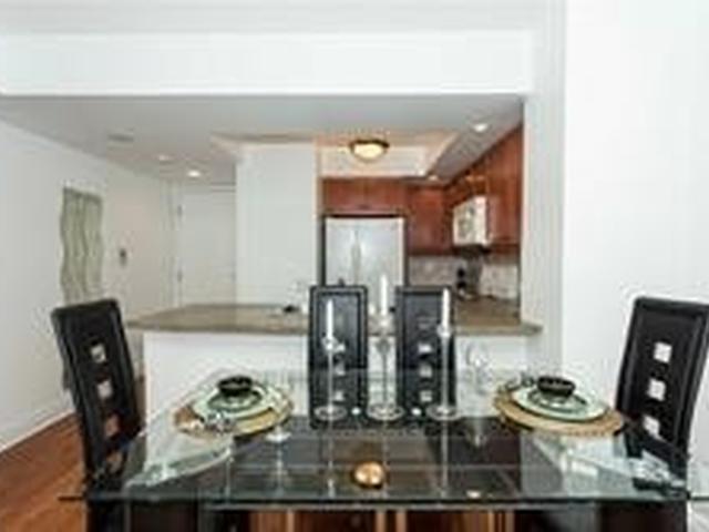 2425 - 15 Northtown Way