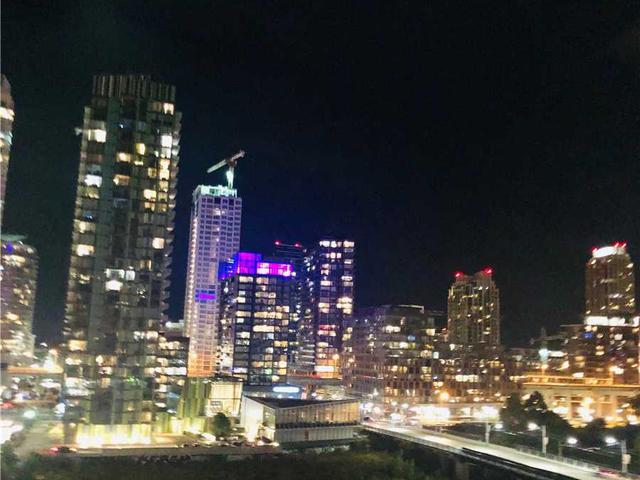 704E - 576 Front St W