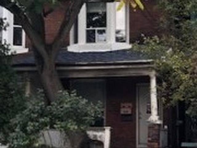 536 Bathurst St