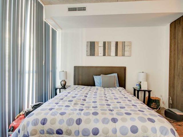 1115 - 88 Blue Jays Way