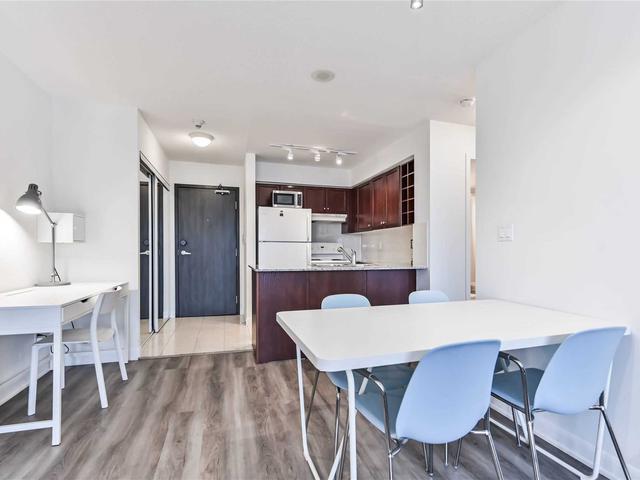 4012 - 210 Victoria St