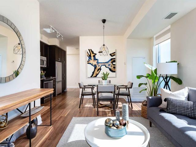18 Graydon Hall Dr, Unit 1211