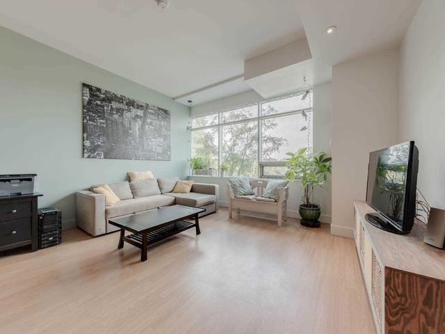 210 - 562 Eglinton Ave E