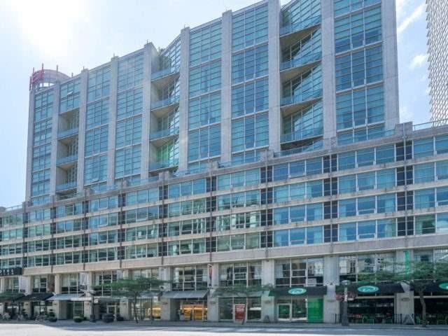 36 Blue Jays Way, Unit 605