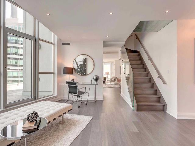 36 Blue Jays Way, Unit 712