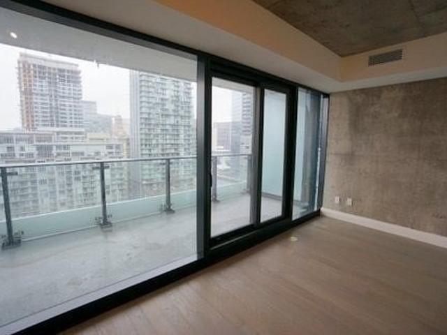 224 King St W, Unit 1102