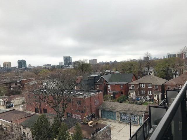 501 - 1239 Dundas St W