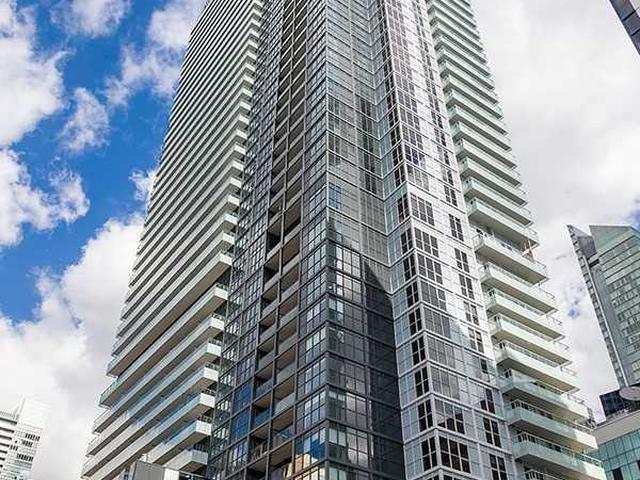 300 Front St W, Unit 2807