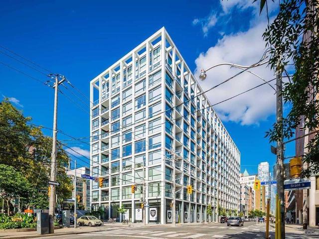 39 Brant St, Unit 404
