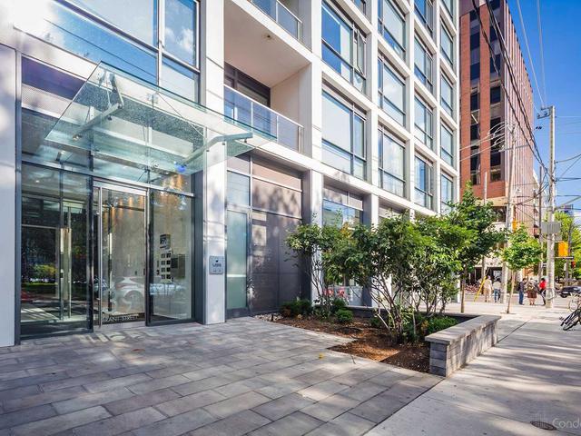 39 Brant St, Unit 702