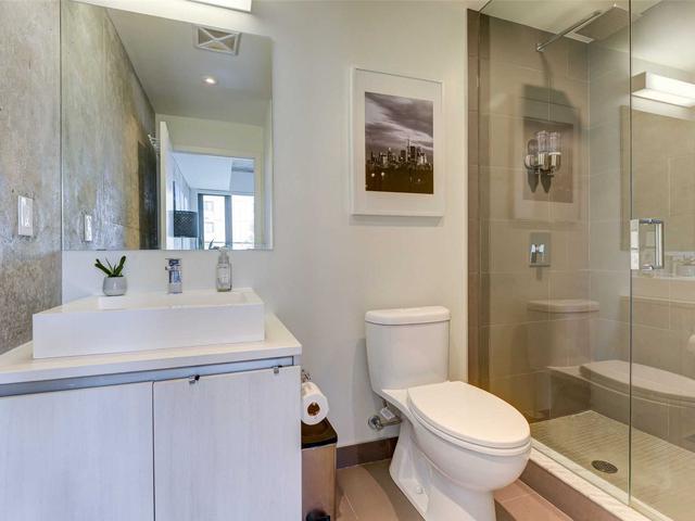 601 - 111 Bathurst St