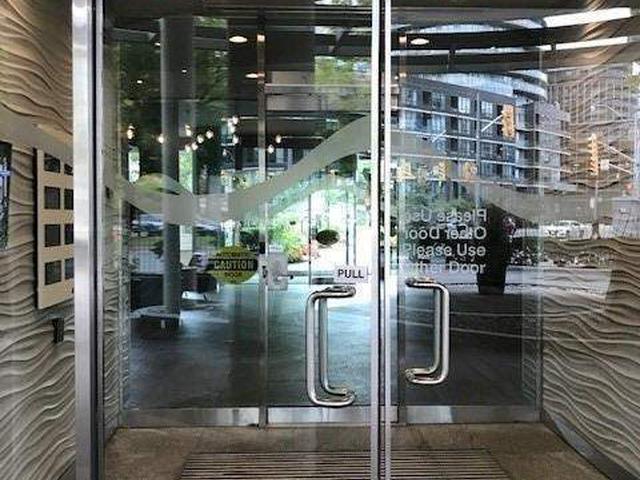 550 Queens Quay St W, Unit 911