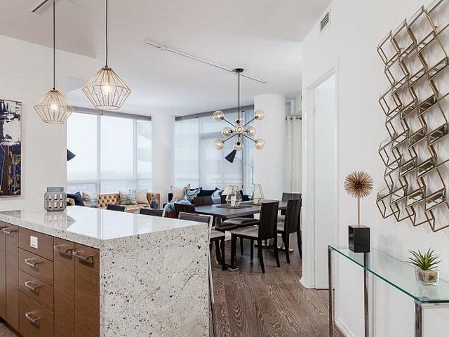 45 Charles St E, Unit 5008