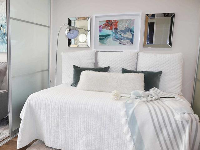 1109 - 629 King St W