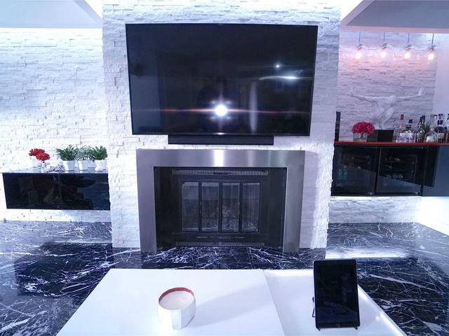 71 Charles St E, Unit 1404