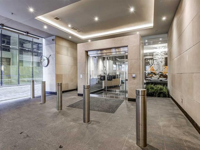 206 Bloor St W, Unit 1401