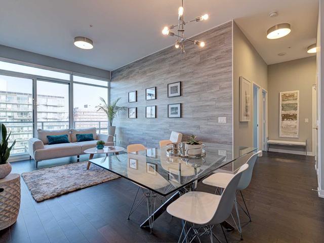 455 Front St E, Unit S811