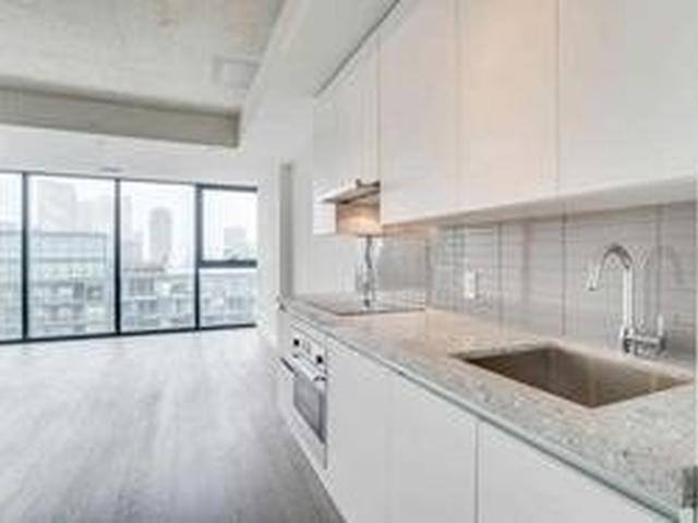 1015 - 629 King St W
