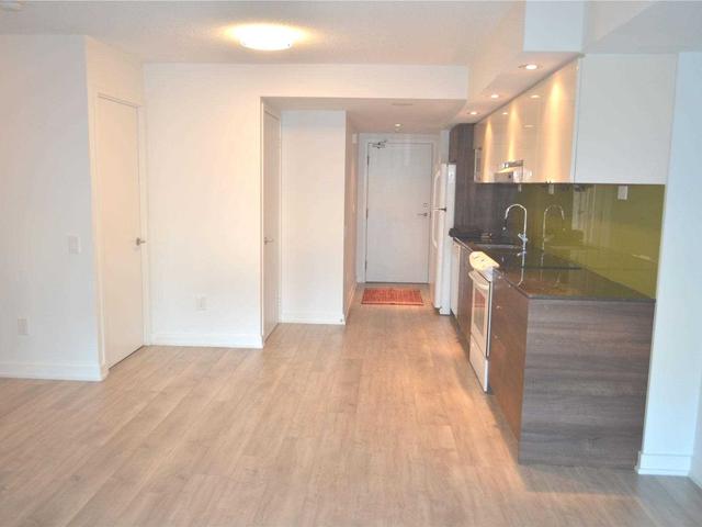 121 Mcmahon Dr, Unit 905