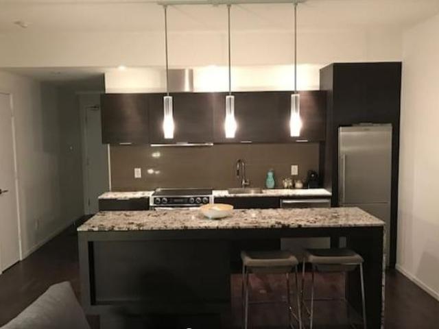 8 Charlotte St, Unit 2101