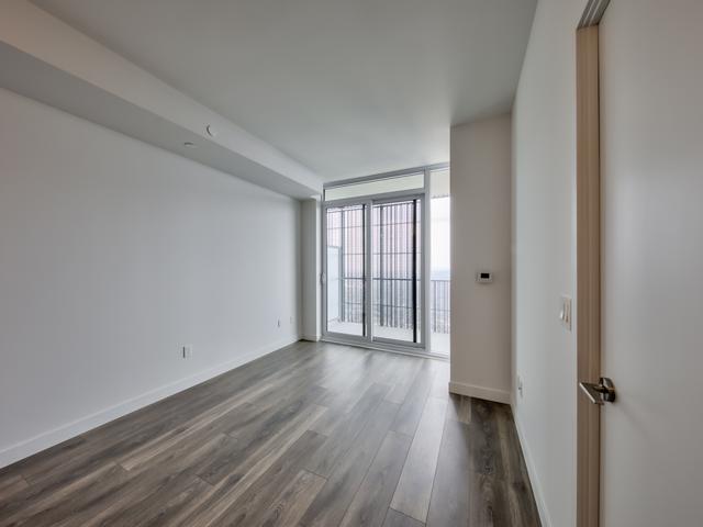 5307 - 8 Eglinton Ave E