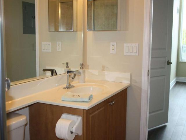 310 - 509 Beecroft Rd