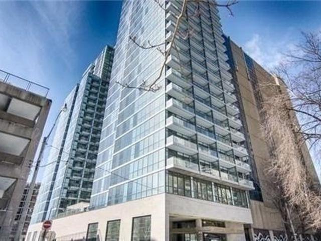 210 Simcoe St, Unit 1012 photo #1