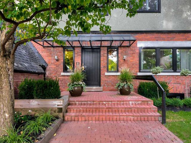 15 Warren Rd