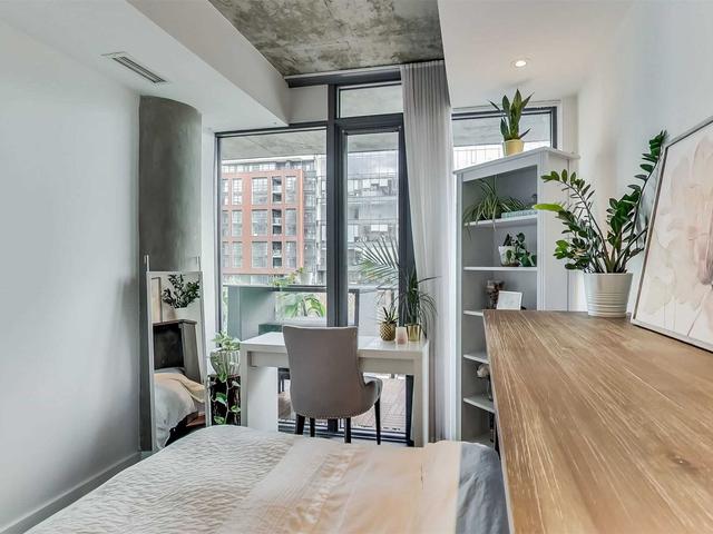 806 - 650 King St W