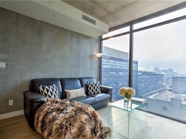 111 Bathurst St, Unit 1303