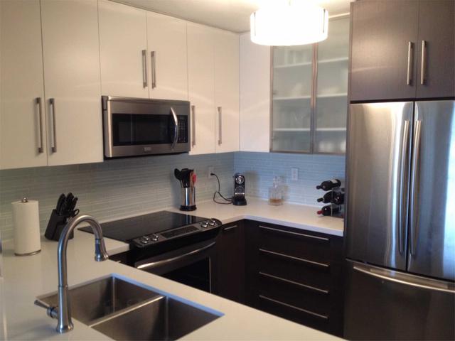 78 Harrison Garden Blvd, Unit 811