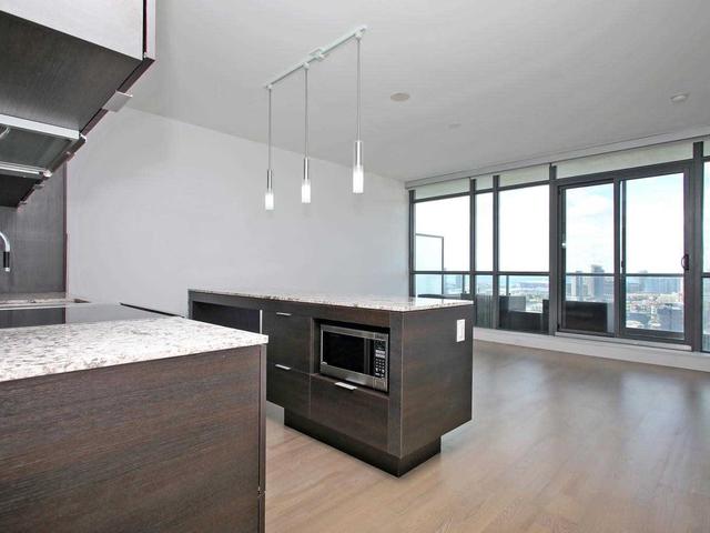 8 Charlotte St, Unit 3001