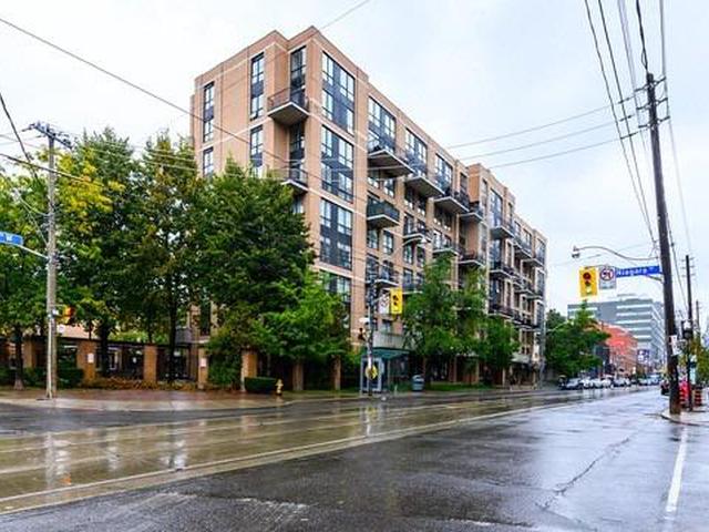 800 King St W, Unit 802