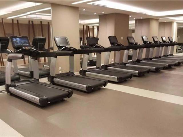 610 - 111 St Clair Ave W