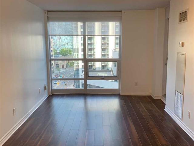 763 Bay St, Unit 913