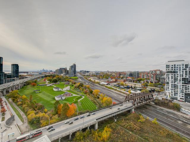 1713 - 170 Fort York Blvd